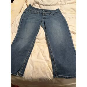 Distressed Lee Women’s Blue Denim Jeans – Straight Leg – 34 waist17” Inseam, 21